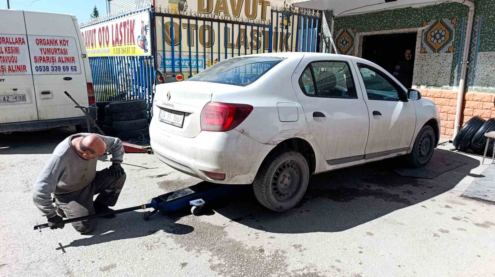 Van’daki oto lastikçilerde ‘bahar’ yoğunluğu