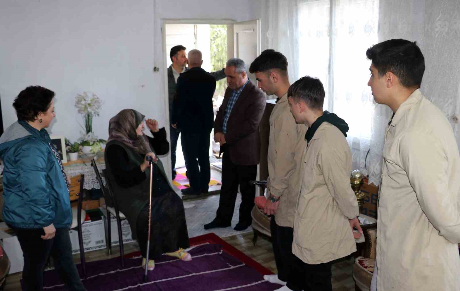 Erzincan’da meslek lisesi öğrencileri iyilik mesaisinde