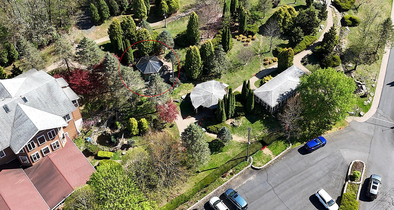 FETÖ elebaşının mezarı camlarla çevrildi