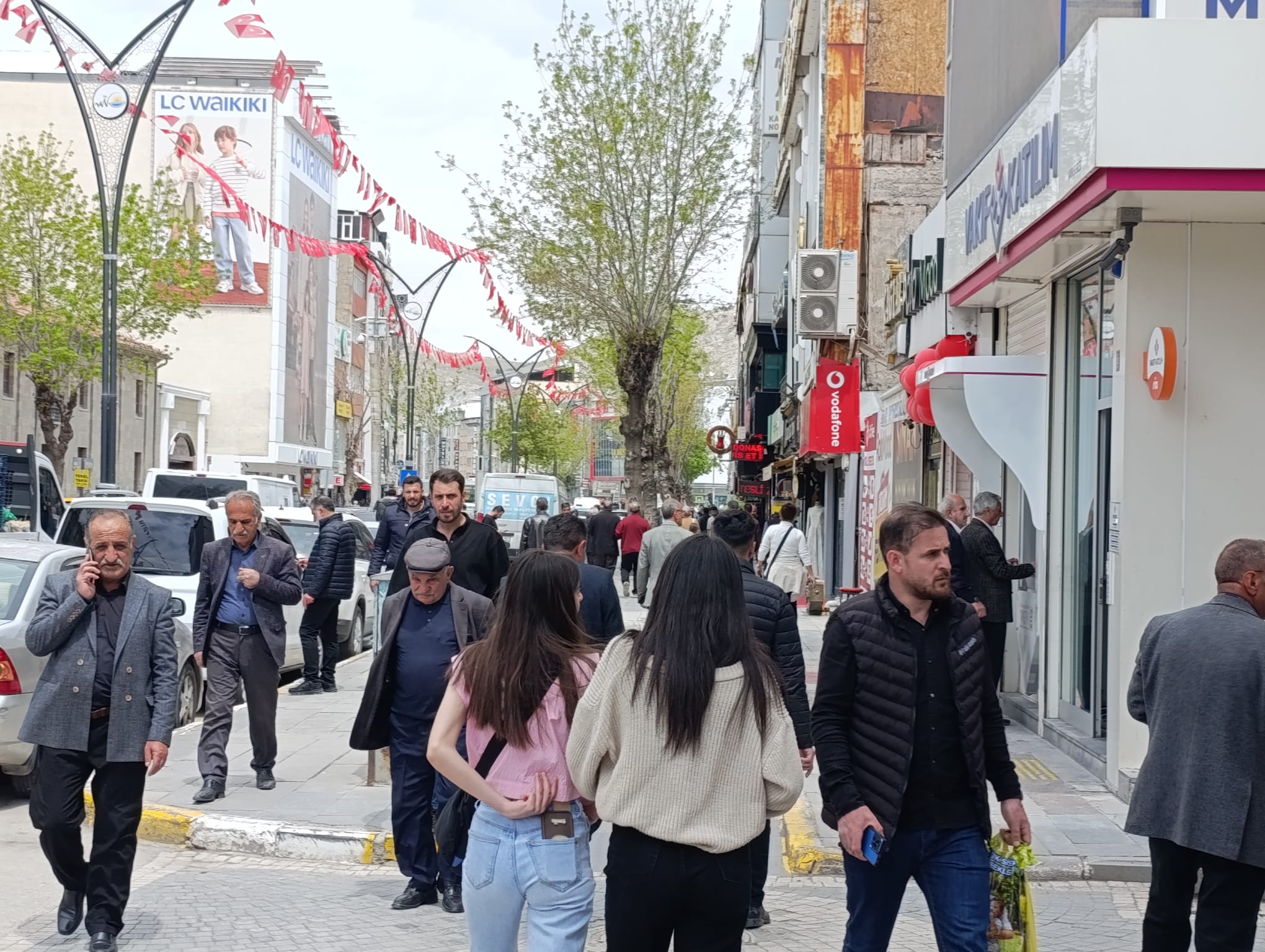 Van’da Genç Nüfus Eriyor: Gelecek Tehlikede mi?