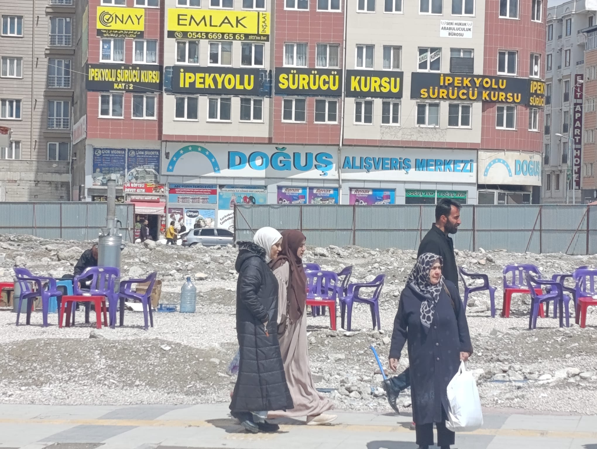 Van’ın Göbeğindeki Yıkım Alanı Atıl Durumda