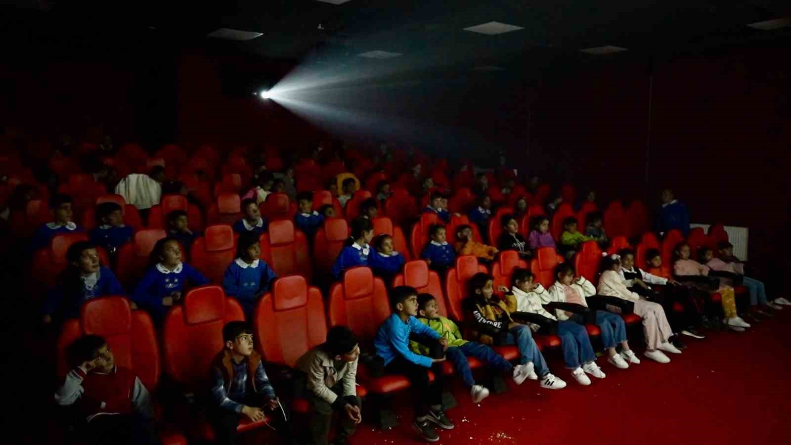 Hayal Etti, Gerçek Oldu: Öğrencileri İlk Kez Sinemayla Tanıştı