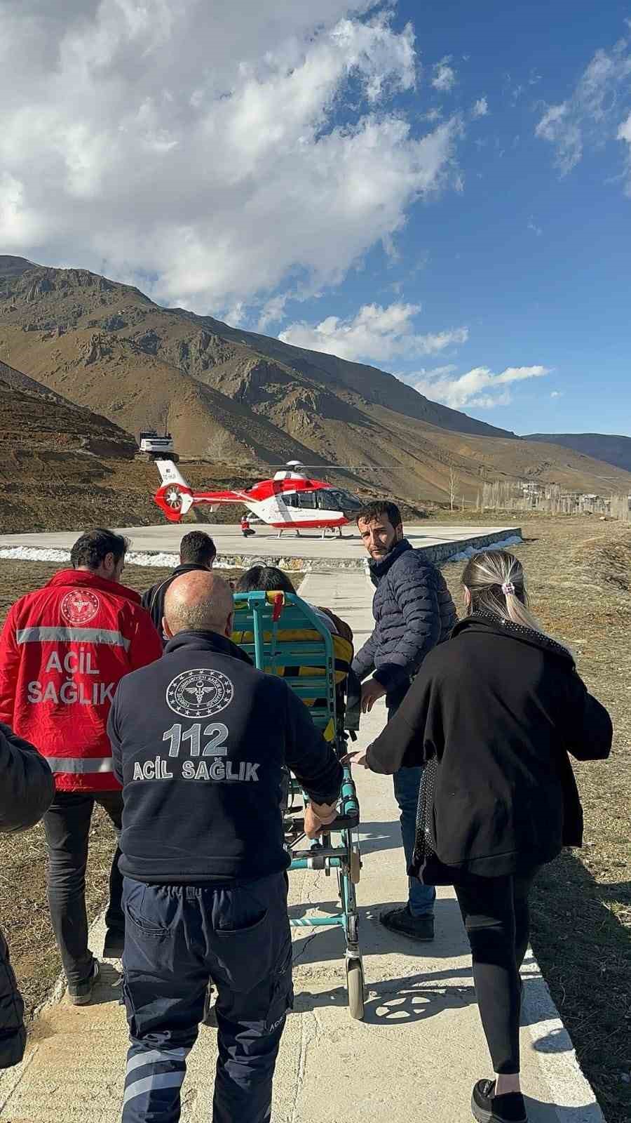 Helikopter ambulans 35 haftalık gebe hasta için havalandı