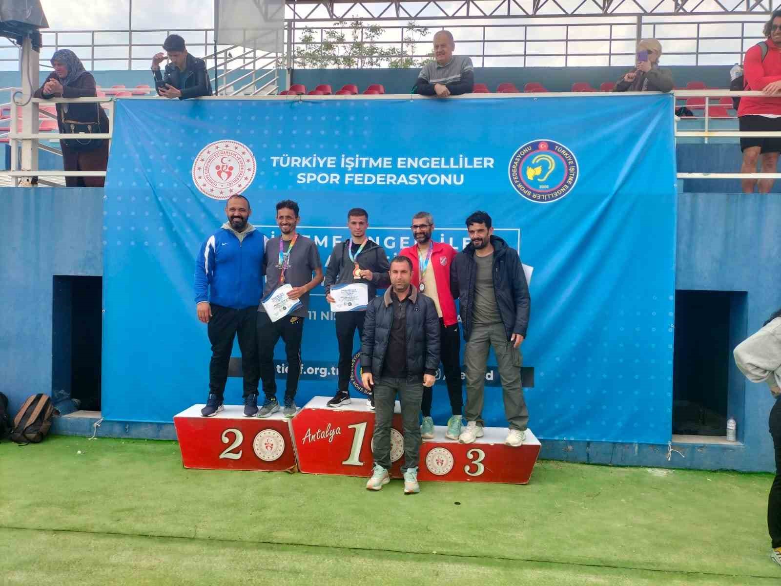 İşitme engelli sporcudan büyük başarı