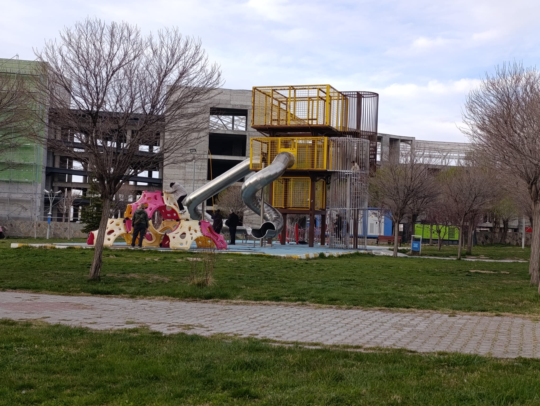 Eğlence Değil Tehlike: Van’daki Parkta Skandal Durum!