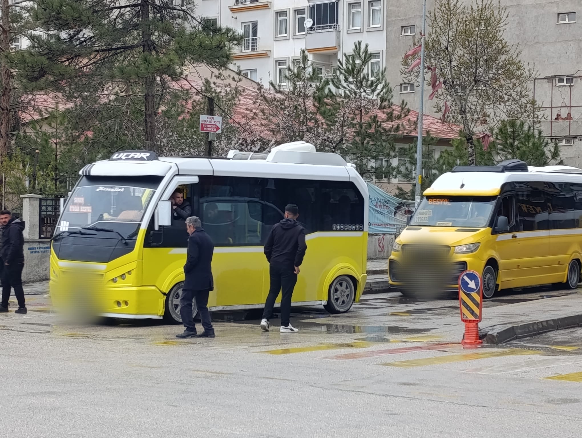 Van’da Trafik ve Minibüs Yoğunluğu Vatandaşı Çileden Çıkarıyor