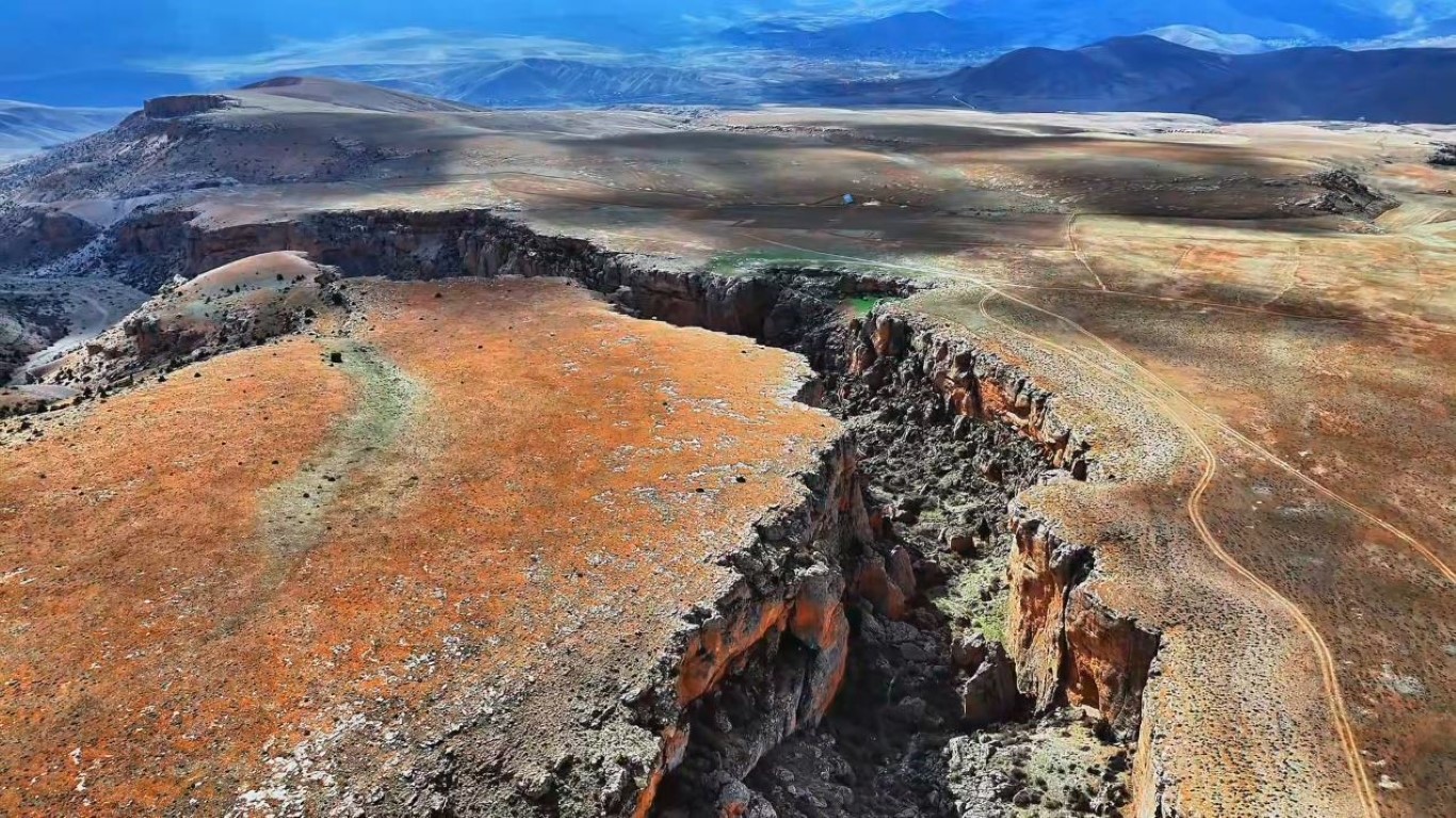 Kazıklı Ali Kanyonu’nun nefes kesen manzarası havadan görüntülendi