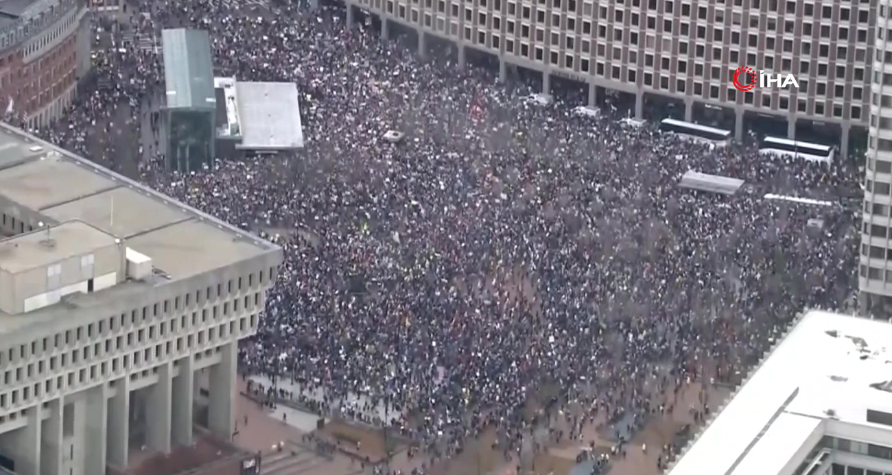 ABD’de binlerce kişi Trump ve Musk’ı protesto etti