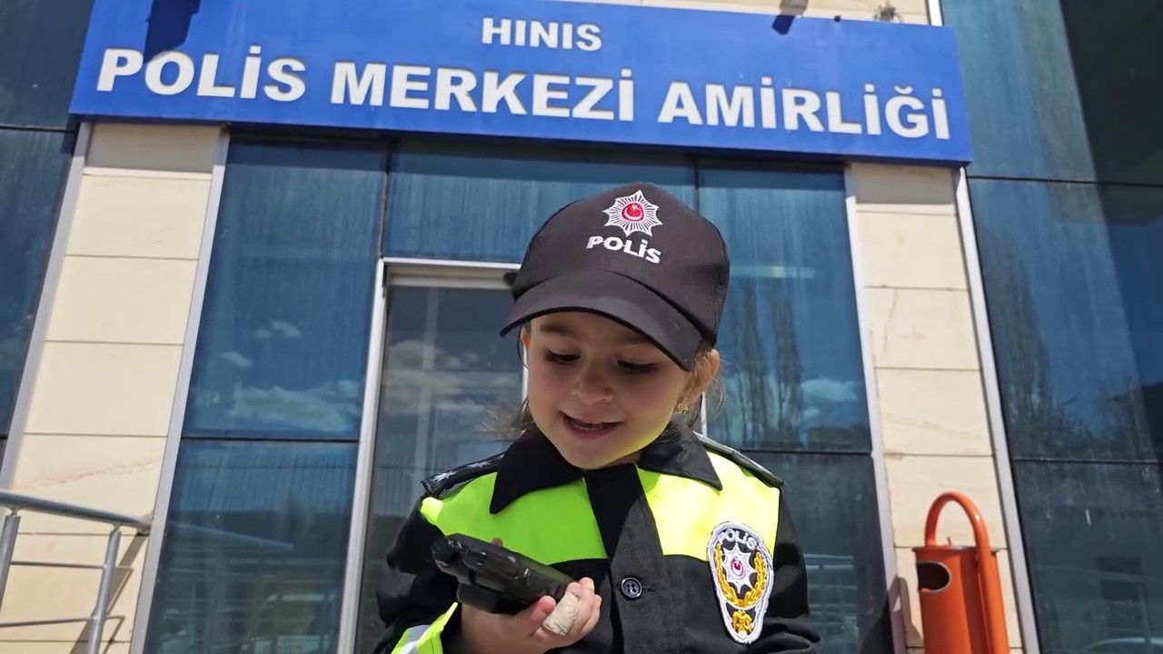 Minik çocuklardan hem güldüren hem düşündüren klip