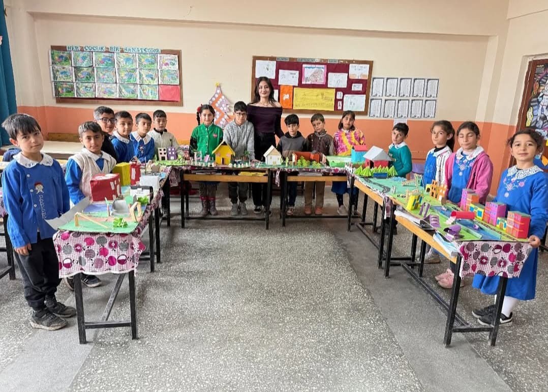 Minik öğrencilerden yapay çevre tasarımı