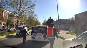 Trafikte araç sürücüsüyle tartışan polis görevden uzaklaştırıldı