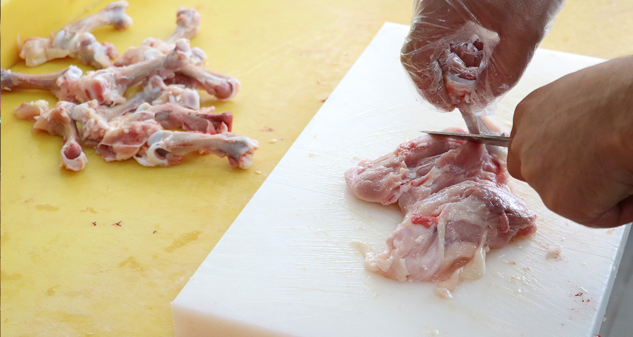 Uzmanı tavuk eti zehirlenmelerinin nedenlerini ve önlemleri açıkladı!