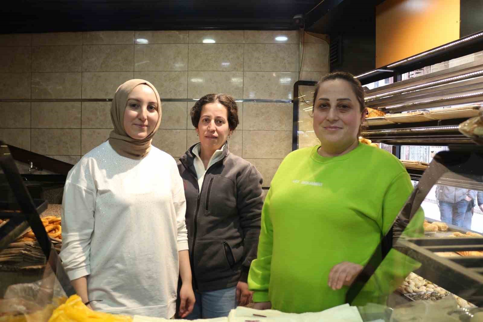 Simitten ekmeğe fırında her şeyi yapıyor