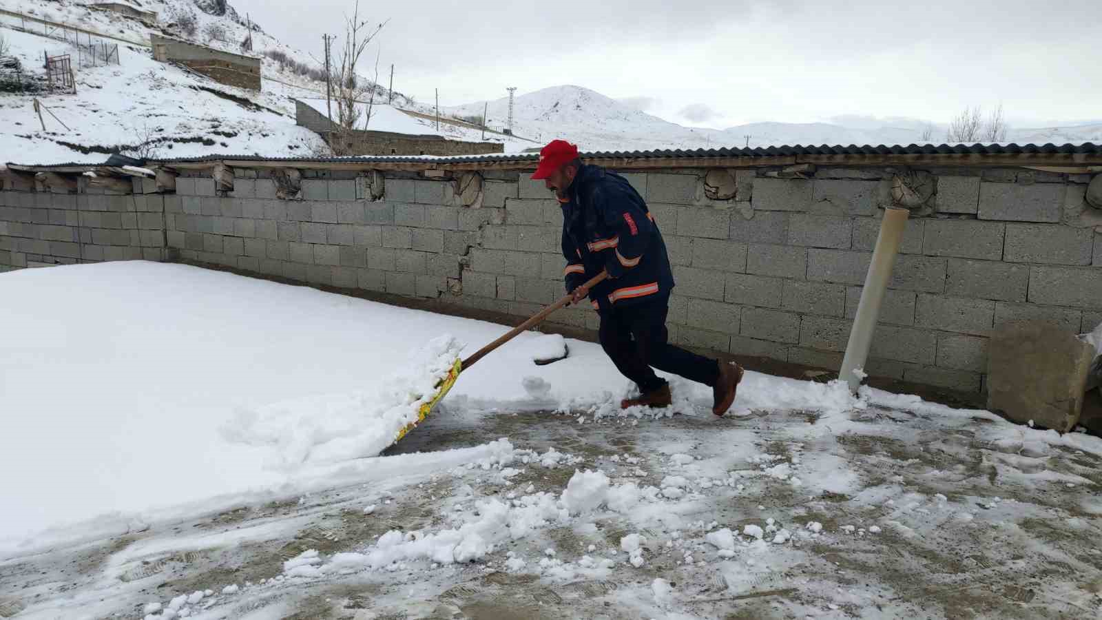 Van yazı beklerken kış geri geldi