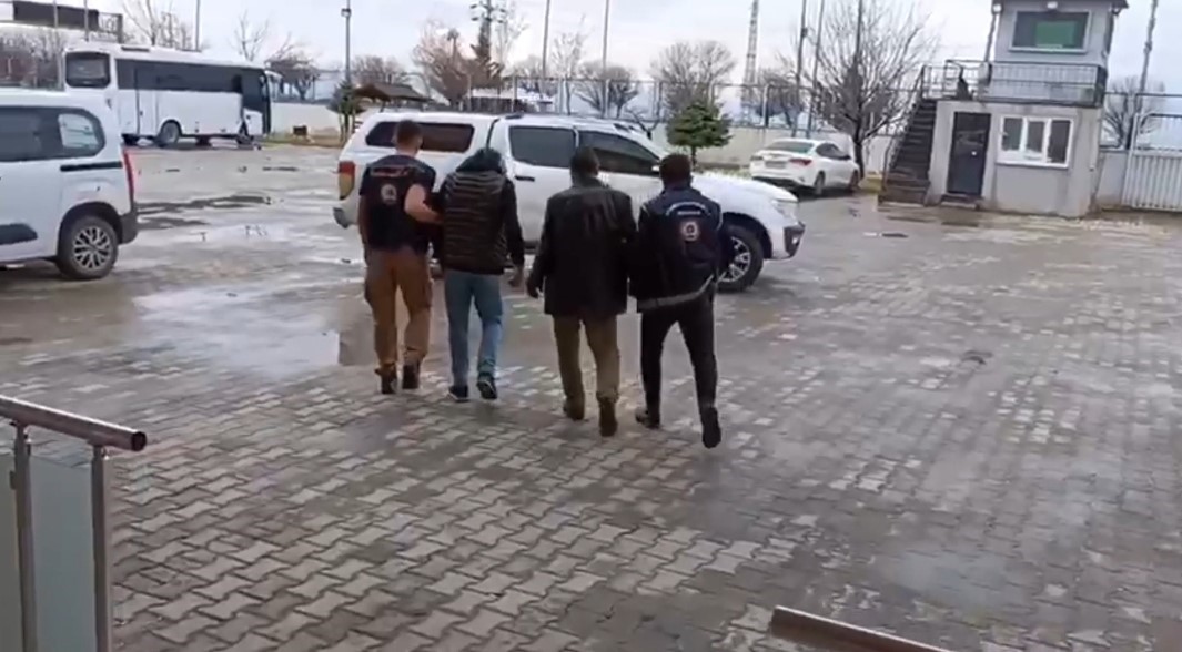 Van’da 13 organizatör tutuklandı