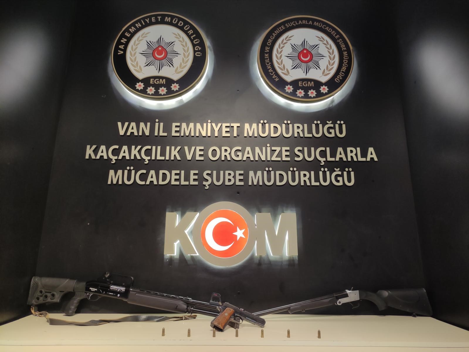 Van’da çok sayıda gümrük kaçağı malzeme ele geçirildi