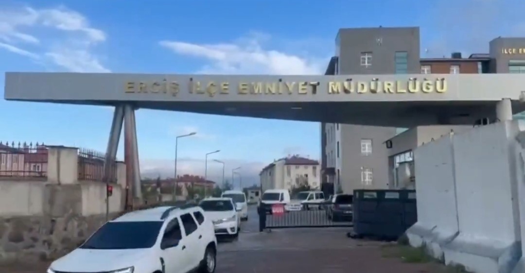 Van’da kaçak sigara operasyonu!