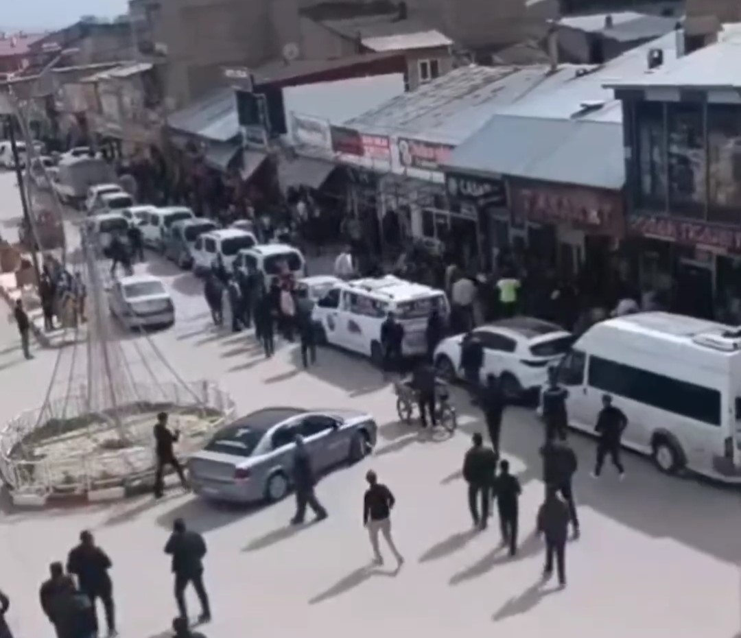 Van’da taşlı sopalı kavga