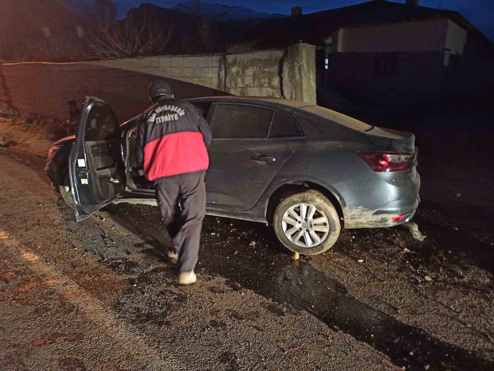 Van’da trafik kazası: 3 yaralı