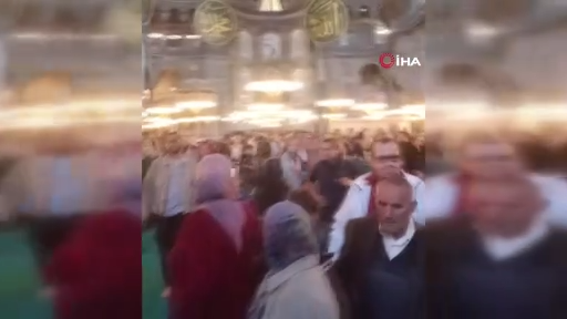 Ayasofya’da deprem paniği