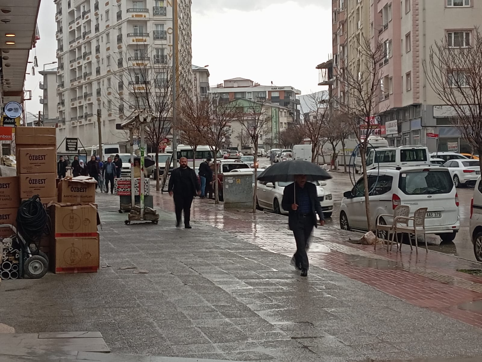 Van’da Etkili Olan Yağmur, Vatandaşlara Zor Anlar Yaşattı