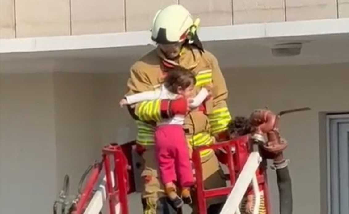 Manisa’da korkutan yangın! Çocuklar yangın merdiveni ile tahliye edildi!