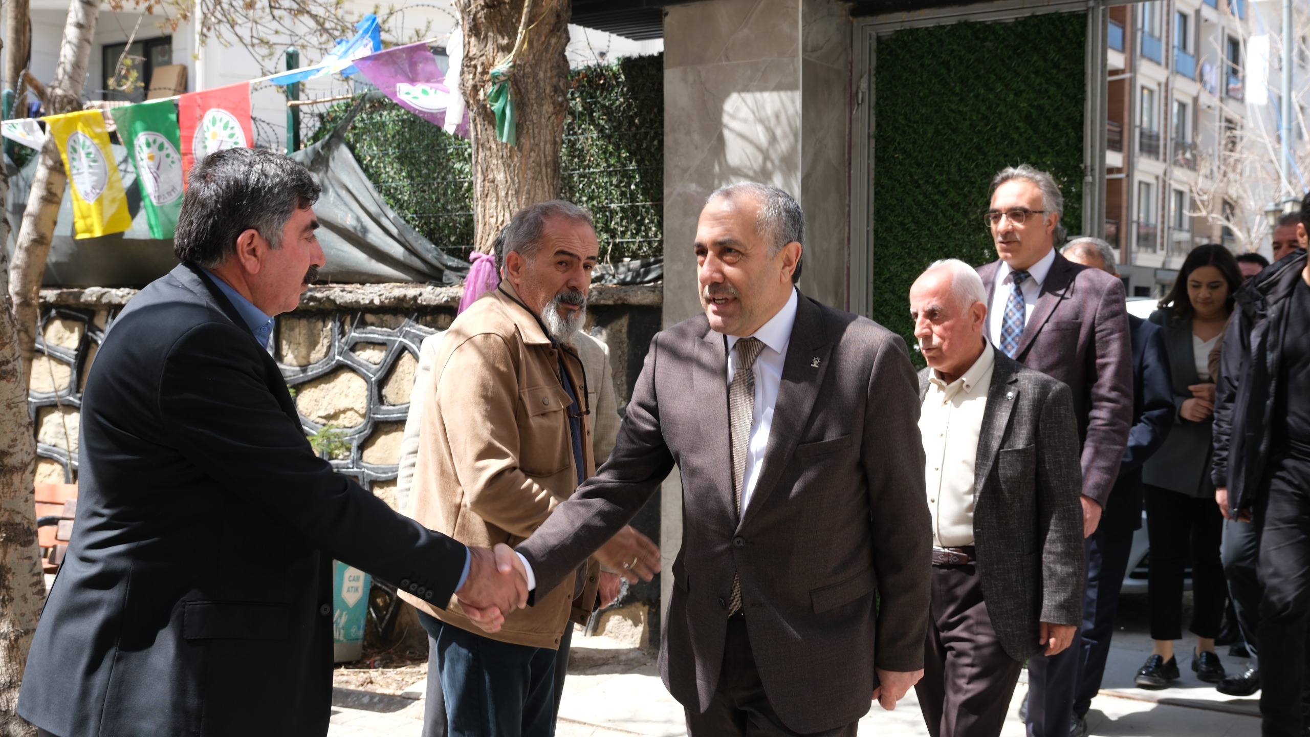 AK Parti Van İl Başkanlığından DEM Parti’ye Ziyaret