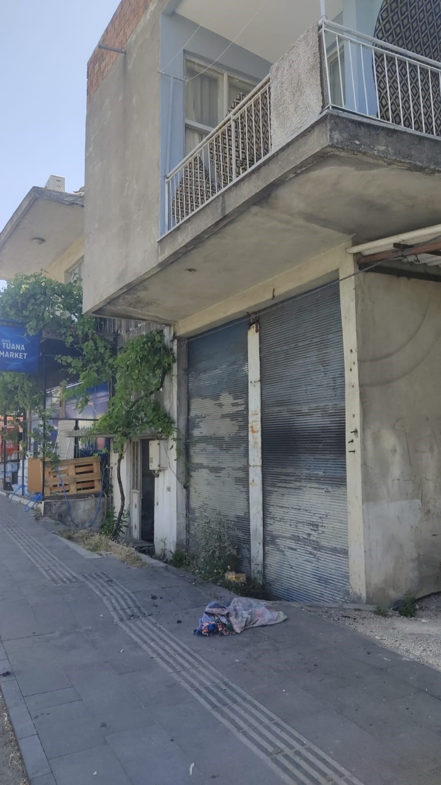 2 Yaşındaki Çocuk Balkondan Düşerek Yaşamını Yitirdi