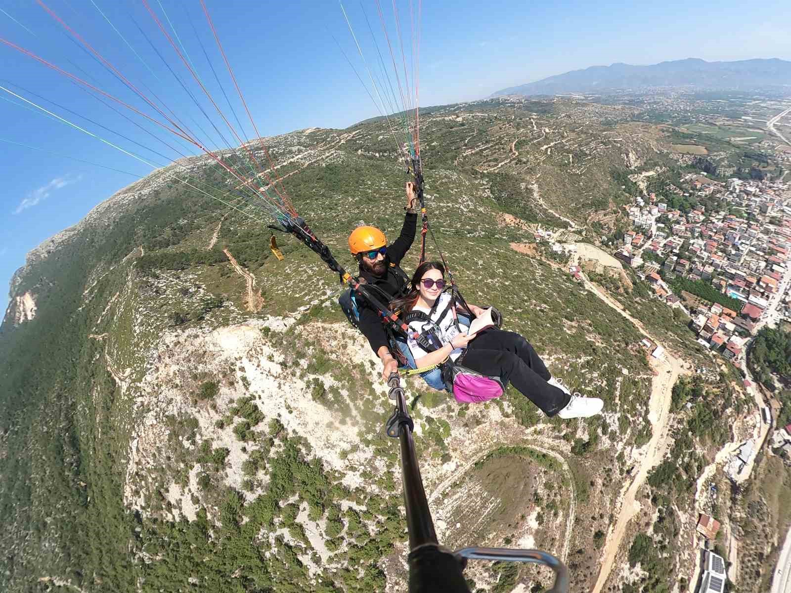 Yaraları Gökyüzünde Sardılar: Depremzede Çocuklar Hem Uçtu Hem Kitap Okudu
