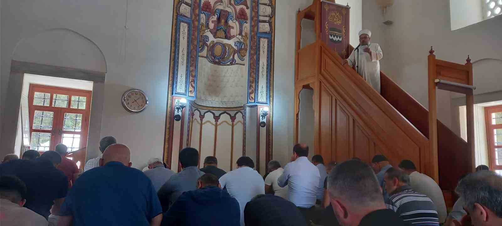 Diyanet’ten gençlere ‘evlenin’ ebeveynlere de ‘evlilikleri zorlaştırmayın’ çağrısı