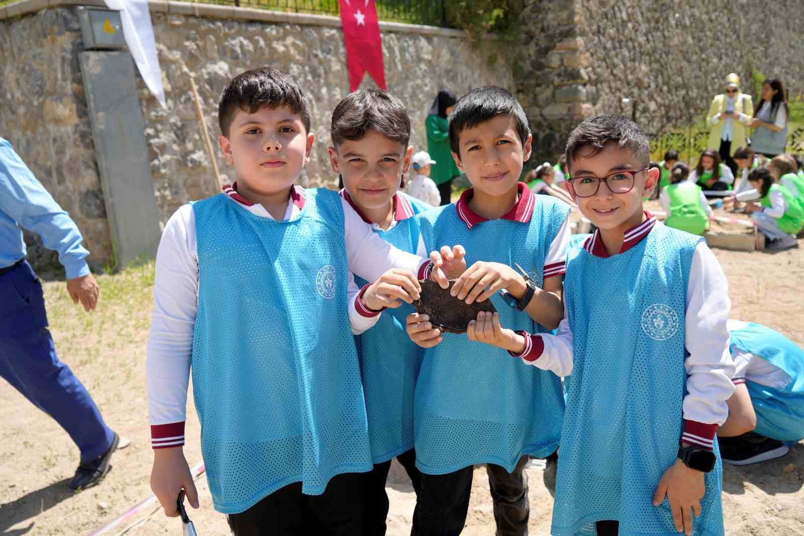 Çocuklara özel arkeolojik kazı deneyimi