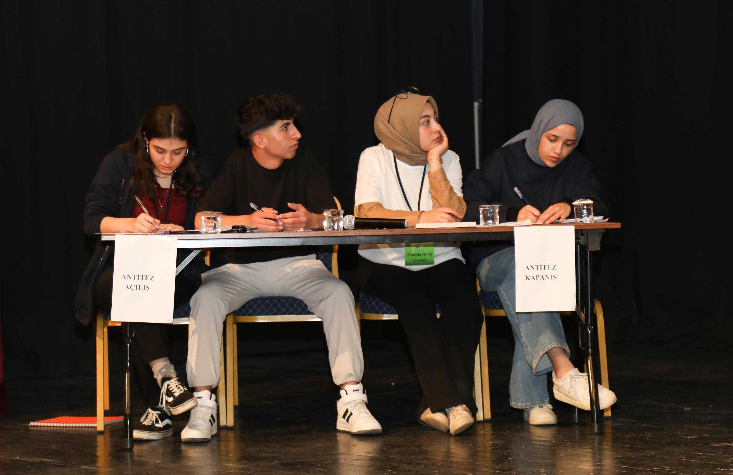 Van’da Liseler Arası İklim Münazarası Yapıldı