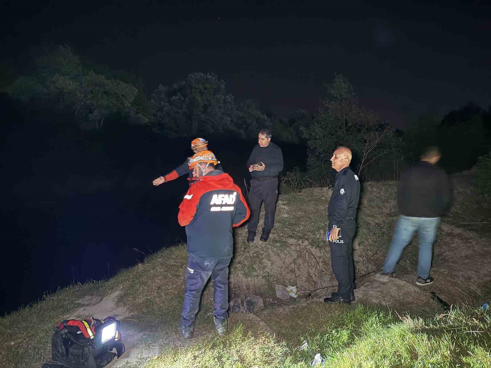 Gece yarısı sır dolu kayboluş: Çırpınışları görüldü, telefonu kıyıda, cüzdanı nehirde bulundu