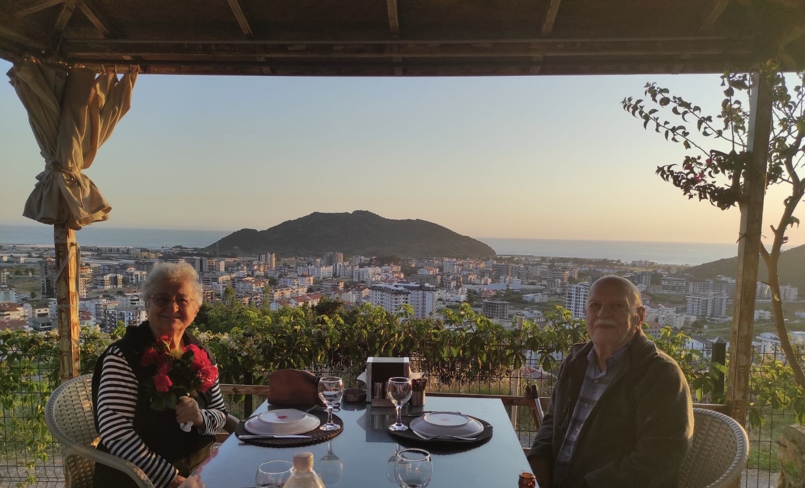 63 Yıllık Evliliğin Formülünü Paylaştılar