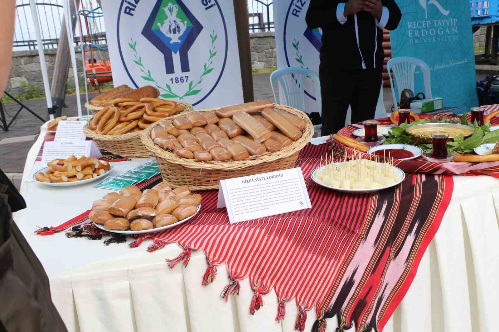 Rize’de Türk Mutfağı lezzetleri görücüye çıktı en fazla ilgiyi çay aromalı baklava çekti