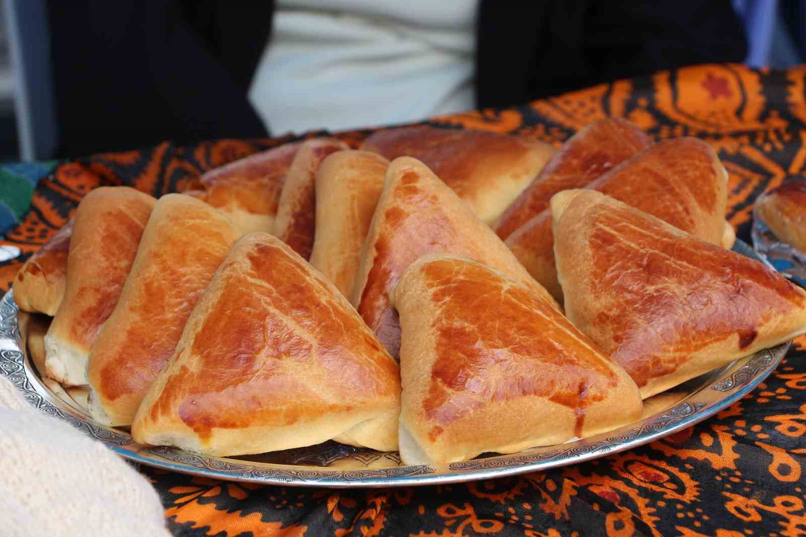 Rize’de Türk Mutfağı lezzetleri görücüye çıktı en fazla ilgiyi çay aromalı baklava çekti