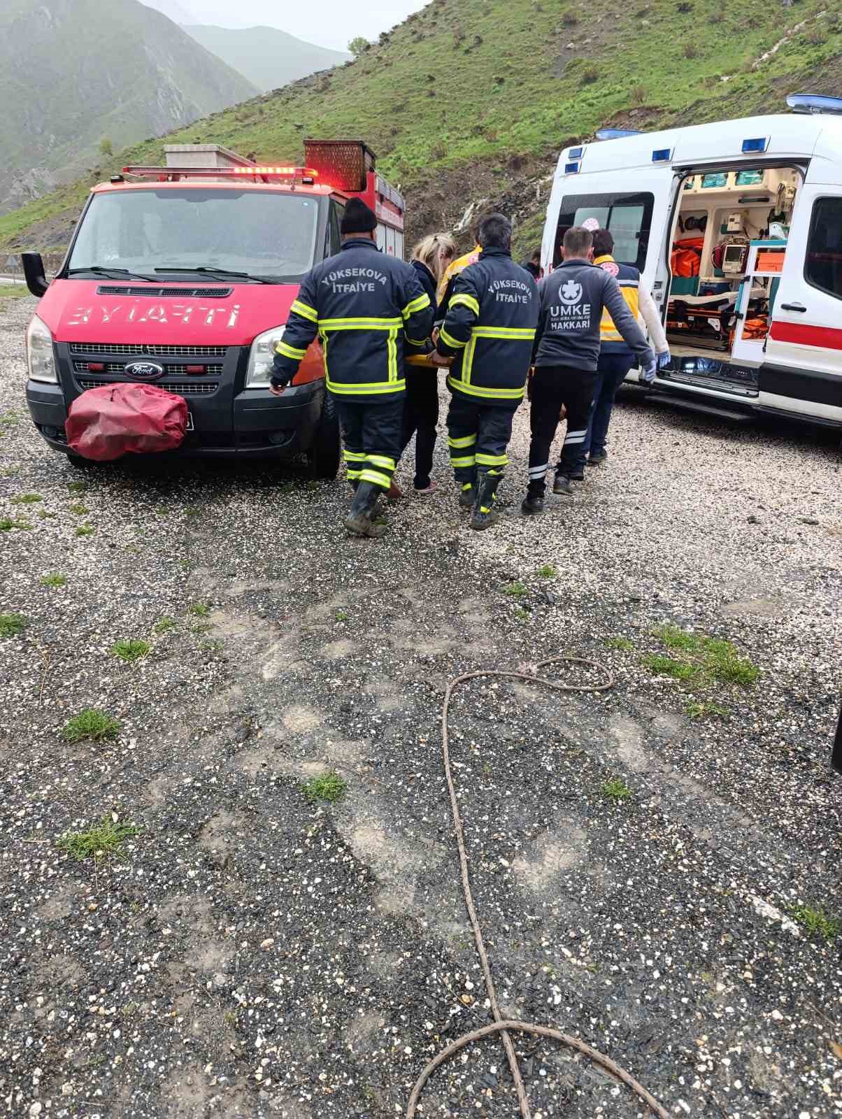 Yüksekova Doski Vadisinde feci kaza: 2 ölü, 3 yaralı