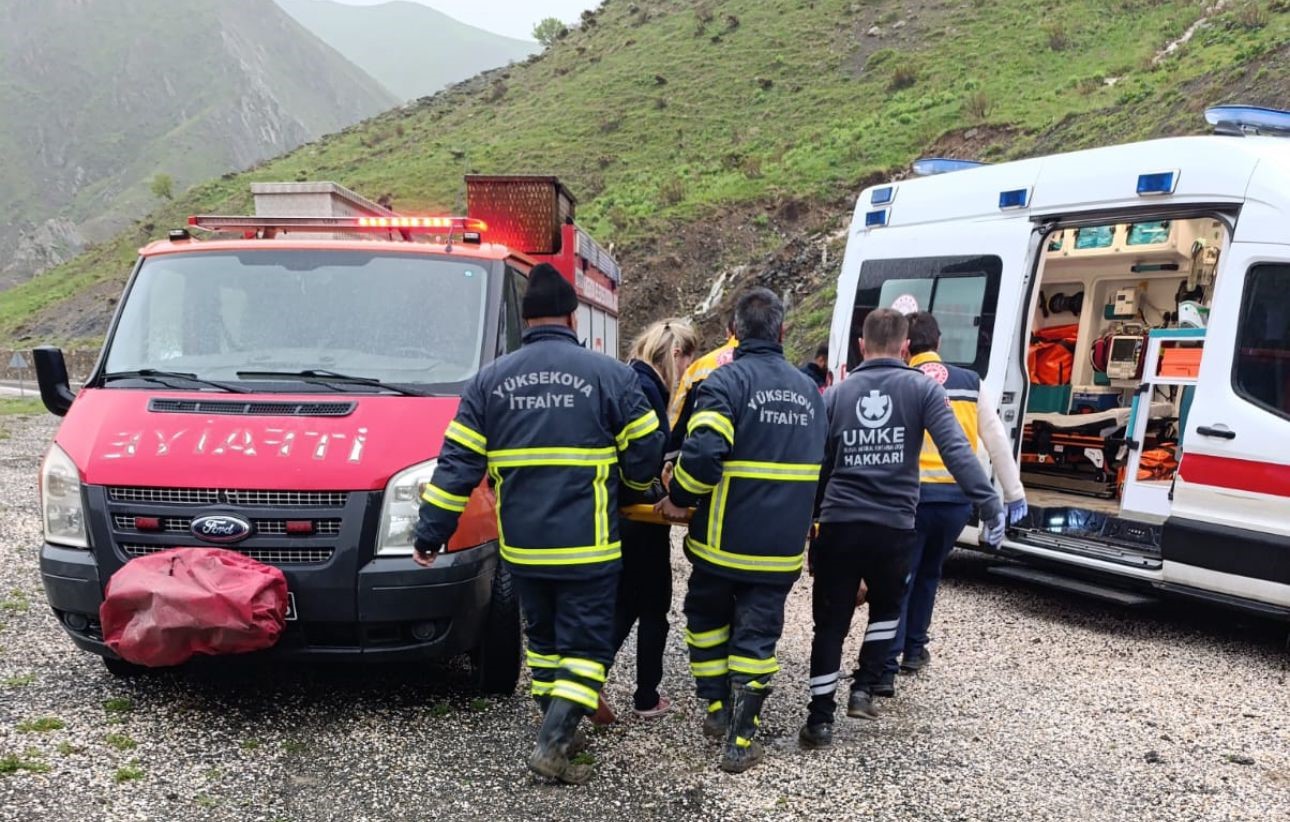 Yüksekova Doski Vadisinde feci kaza: 2 ölü, 3 yaralı
