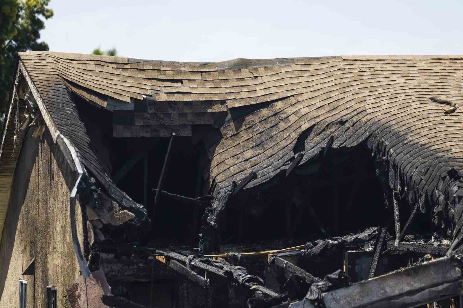 ABD’de Yerleşim Yerine Düşen Uçakta 6 Kişi Hayatını Kaybetti