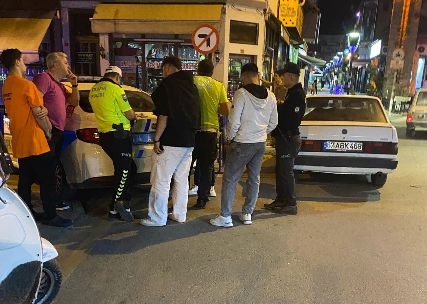 Araçta Yüksek Sesle Müzik Açtı, Sonu Karakolda Bitti