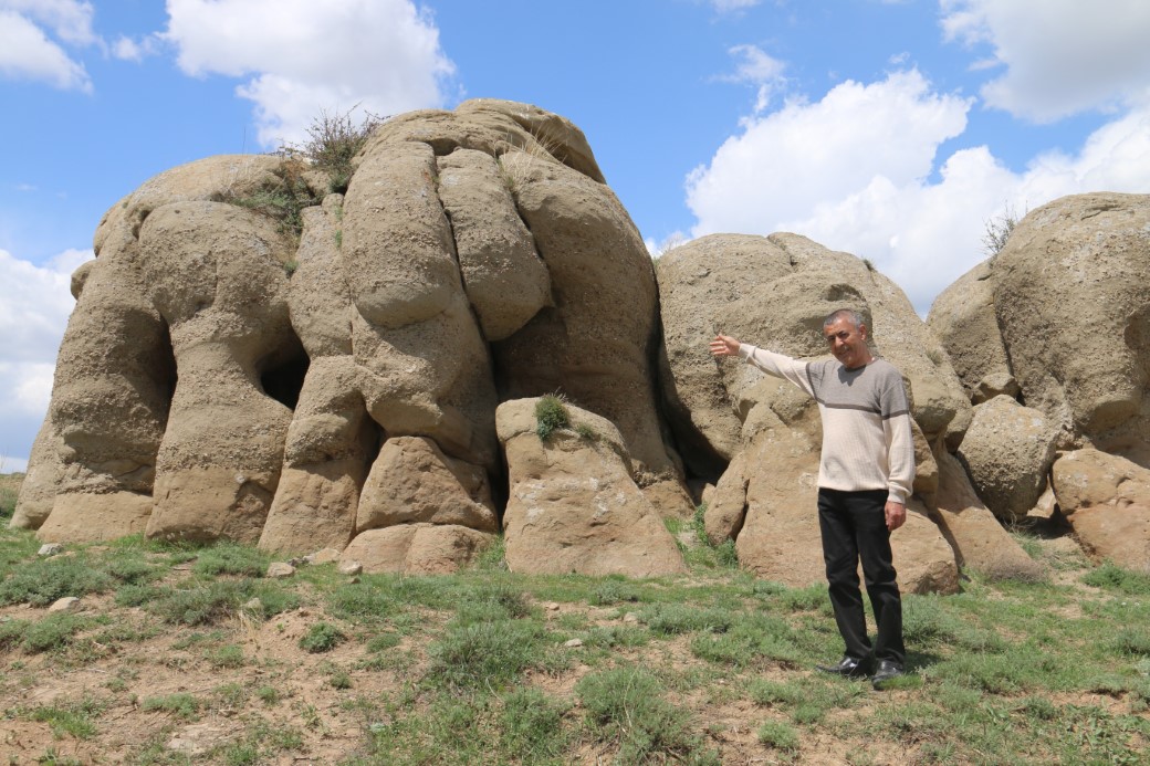 Esrarengiz kayaların sırrı merak konusu oldu