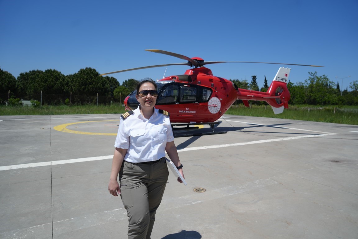 Türkiye’nin tek kadın ambulans helikopter pilotu Samsun’da görev yapıyor