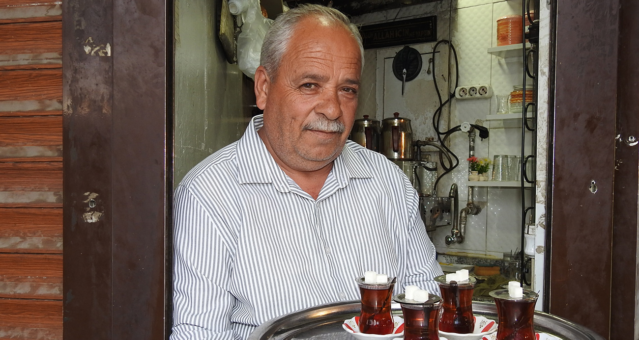 Çay ocağı 35 yıldır bir metrekarelik dükkanda kaynıyor