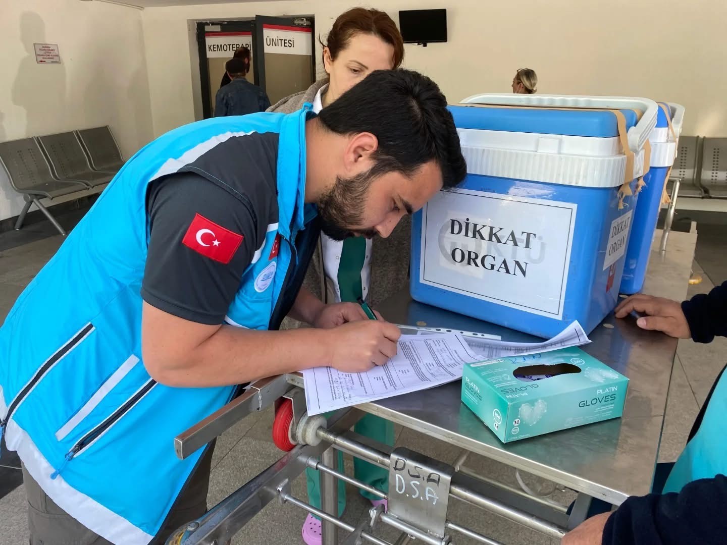 Bir Hayat Sustu, Üç Hayat Yeniden Başladı