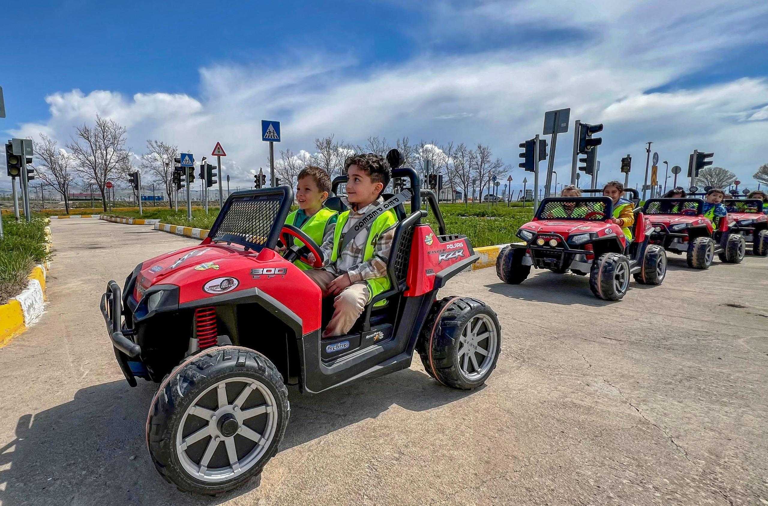 Van’da çocuklara trafik eğitimi