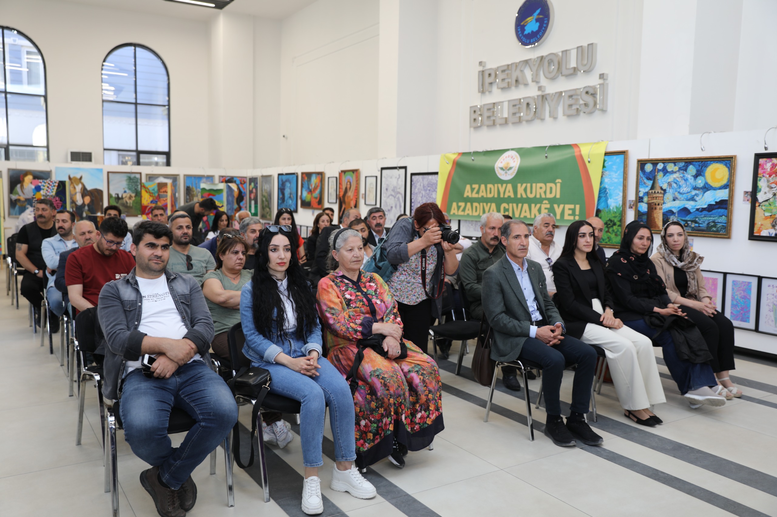 Van’da Anadilde Eğitim ve Dil-Kişilik İlişkisi Tartışıldı