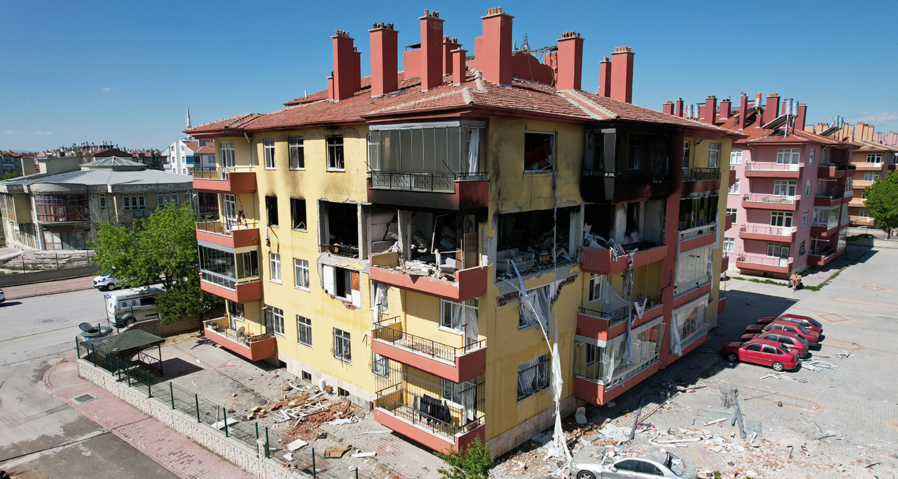 Doğalgaz patlaması evi kullanılmaz hale getirdi