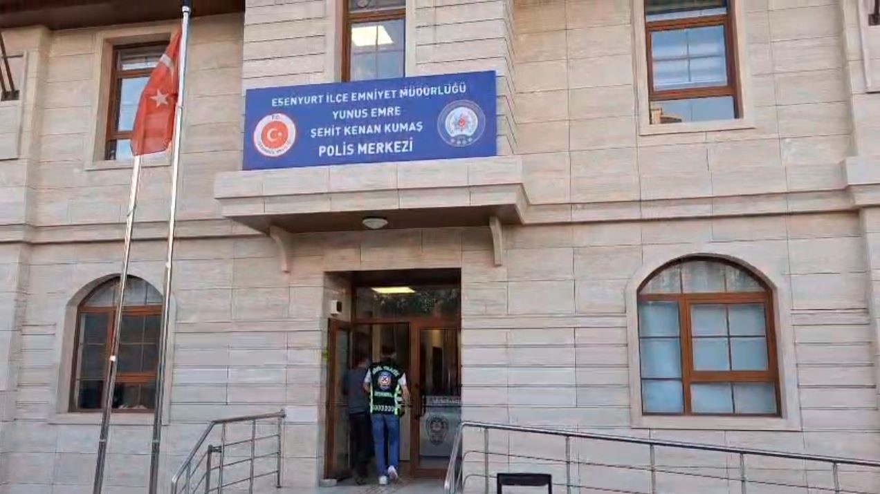 E-5’te Ölümle Tehdit Eden Sürücüye Polis Müdahalesi