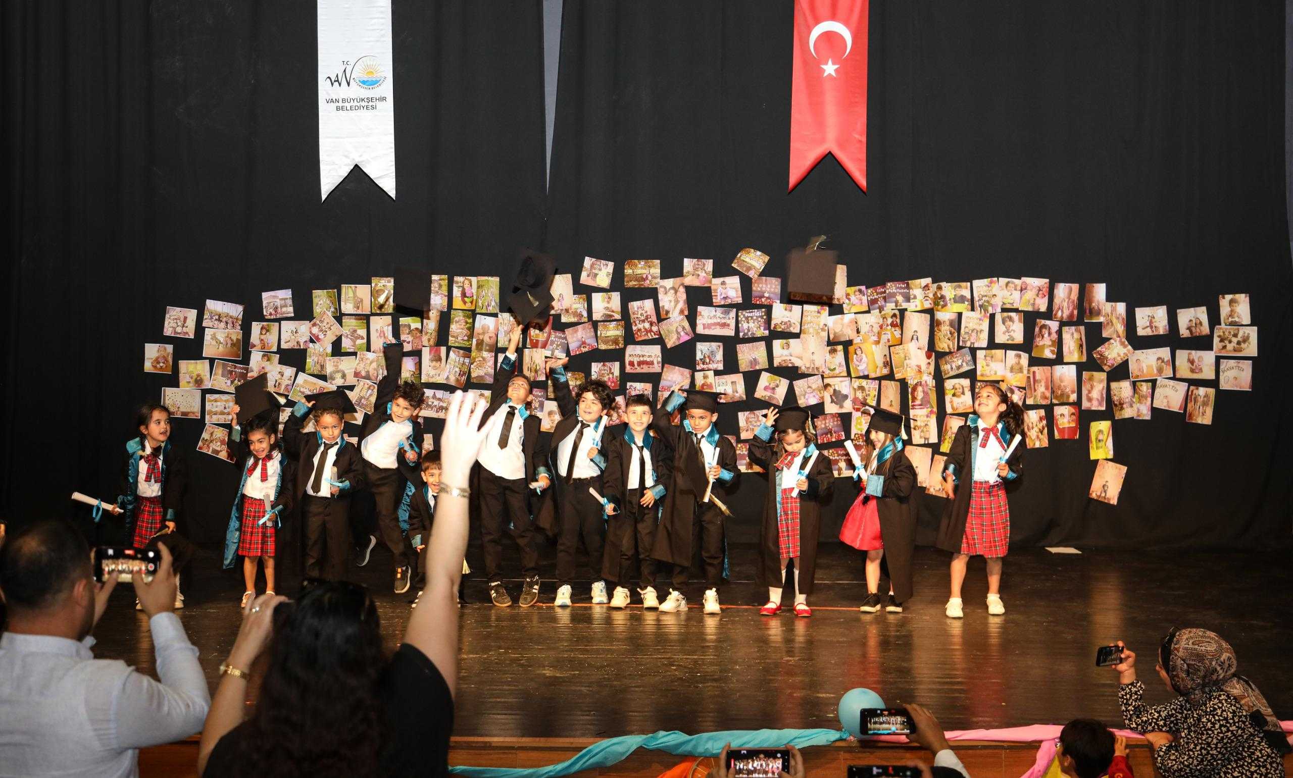 Van’da kreş öğrencilerinden yılsonu etkinliği