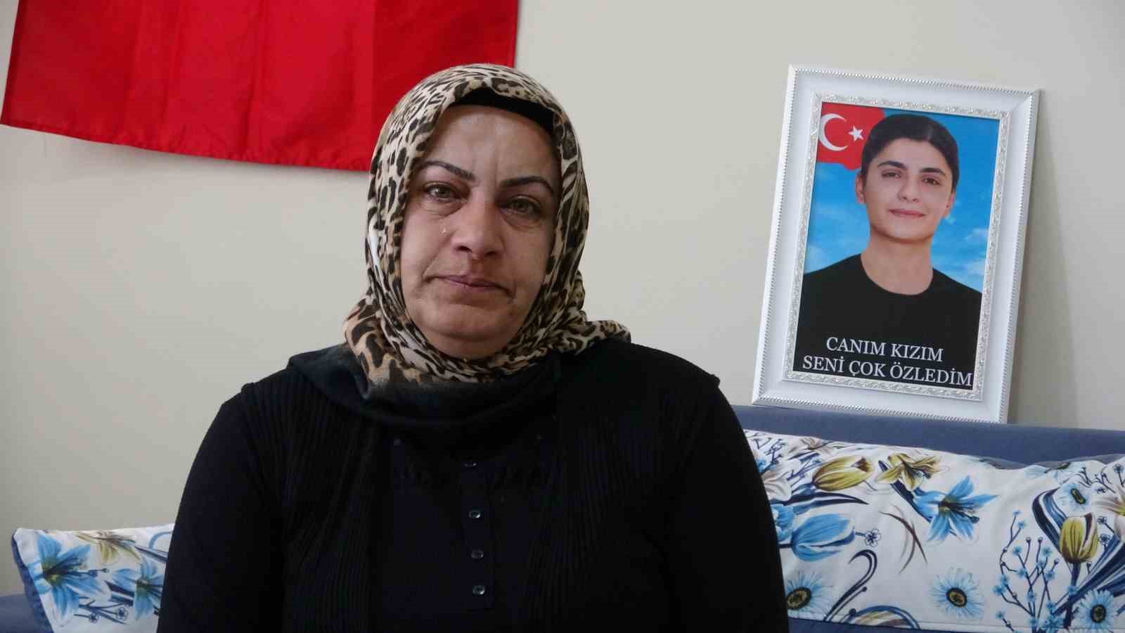 Evladı PKK Tarafından Kaçırılan Vanlı Anne, Bir Anneler Günü’nü Daha Gözyaşıyla Karşıladı